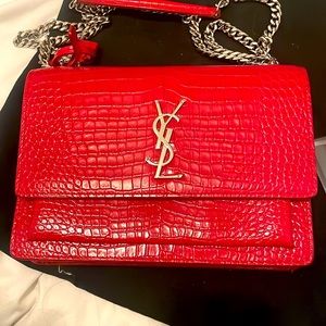 SUNSET MEDIUM CHAIN BAG IN CROCODILE-EMBOSSED SHINY LEATHER